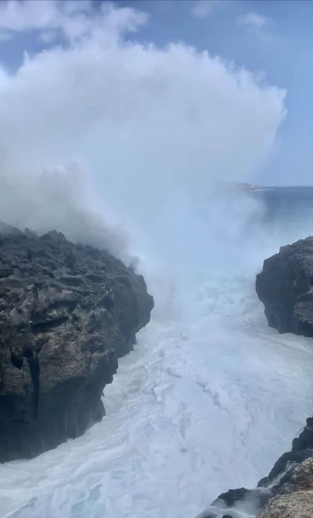 Angel Billabong Nusa Penida Bali grosse vague