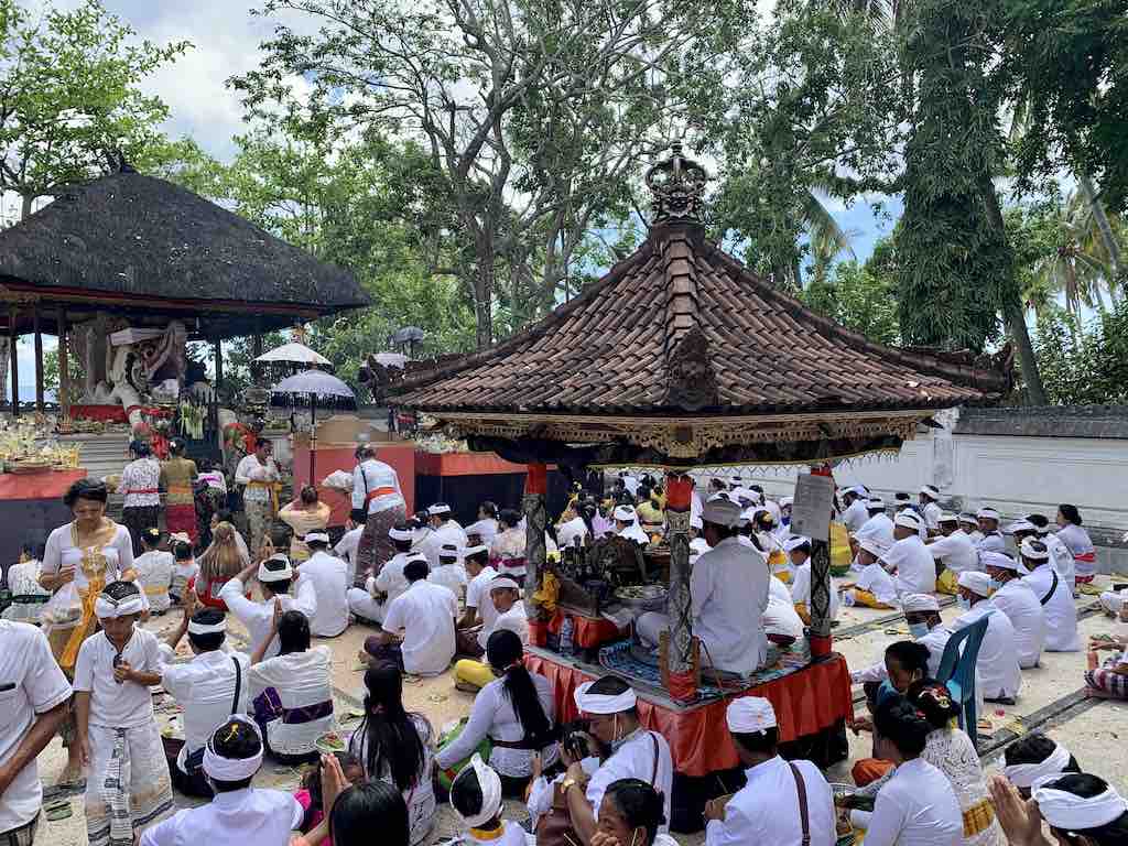 Bali celebrations ceremonies events Nusa Penida Kuningan