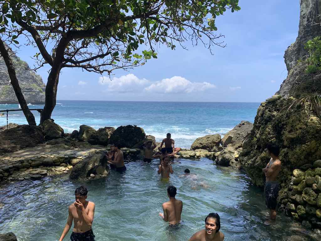 Temeling Nusa Penida Bali piscine plage