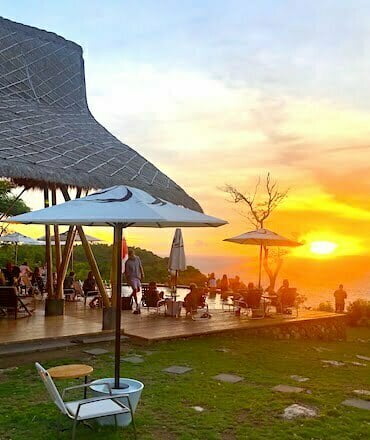 Amok sunset bar restaurant Nusa Penida Bali