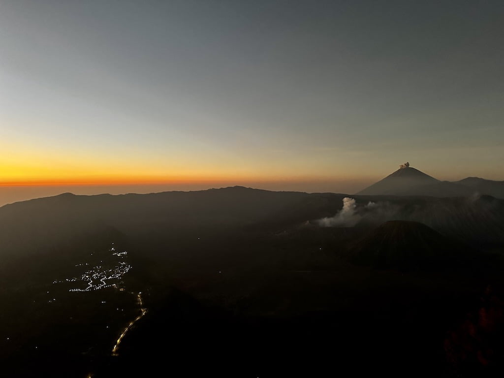 lever de soleil au mont Bromo volcan Java Indonesie