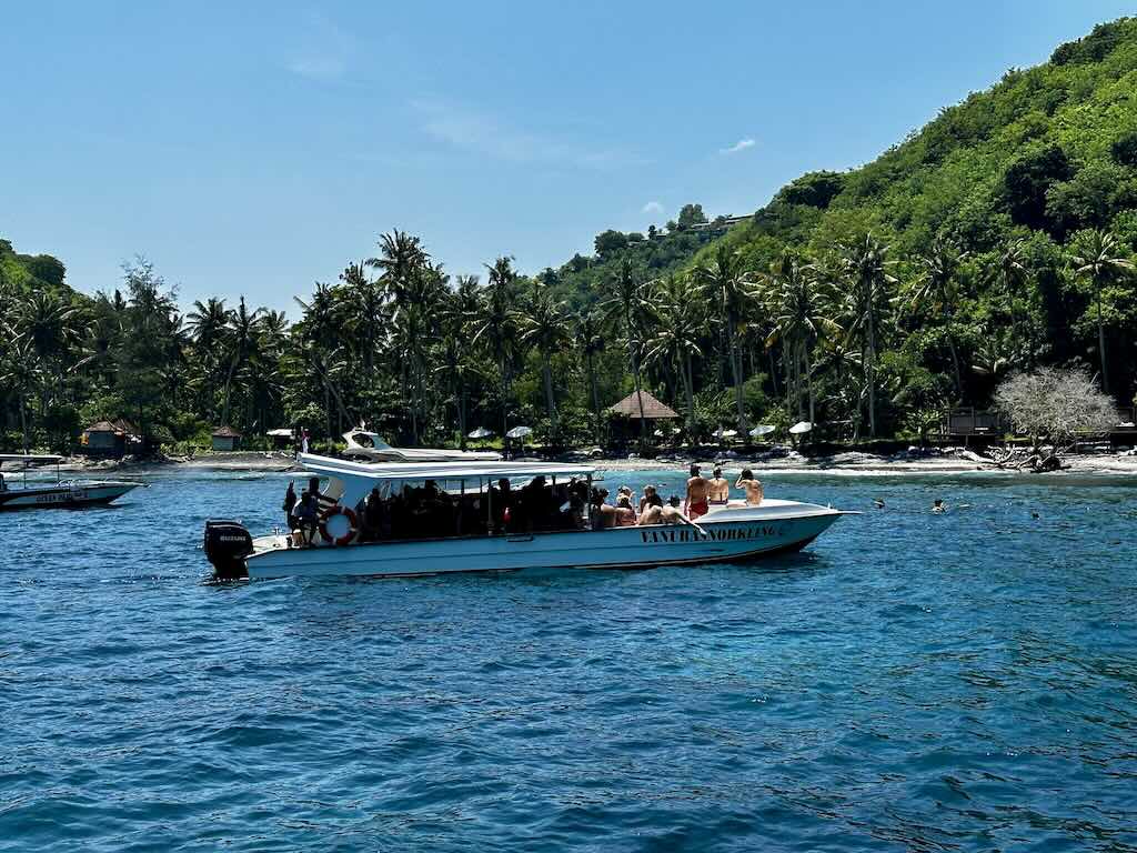 Gamat Bay Nusa Penida Bali depuis la mer